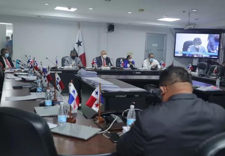 La Comisión de Presupuesto de la Asamblea Nacional aprobó hoy varios traslados de partidas. Foto: Cortesía Minsa