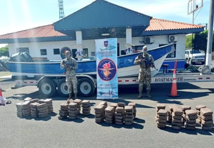 El Servicio Nacional Aeronaval ha ejecutado un total de 139 operaciones, logrando el decomiso total de 86,187 paquetes de sustancias ilícitas. Foto. Cortesía Senan