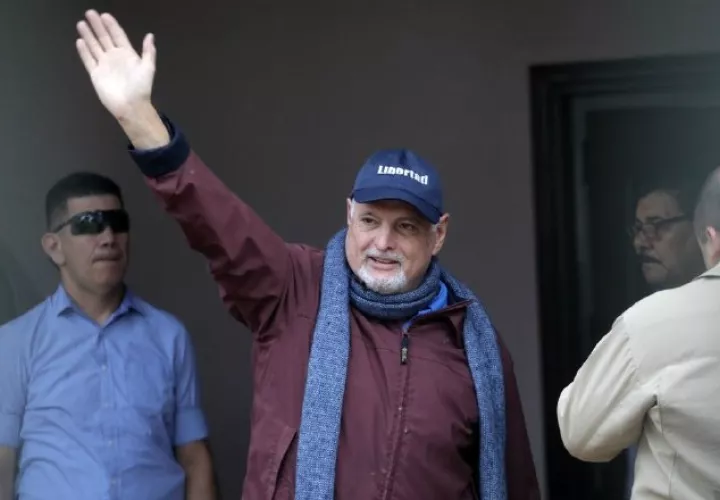 El expresidente de la República, Ricardo Martinelli, según denunció el abogado Alejandro Pérez, es víctima de una persecución ilegal sin autorización judicial. Archivo