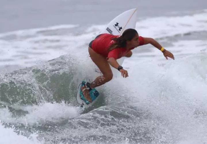 Samanta Alonso  ganó con autoridad la categoría de damas de El Playa Venao Surf Fest. Foto: Cortesía