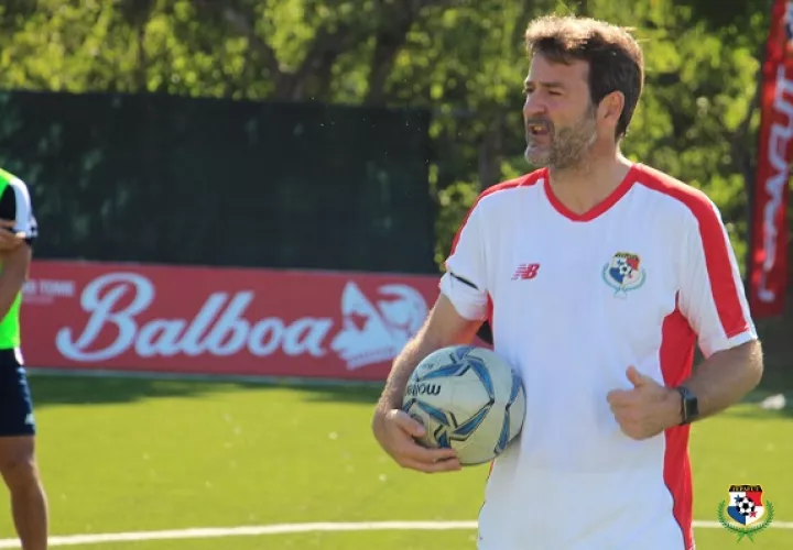 Thomas Christiansen convoca a jugadores para amistoso. Foto:Fepafut