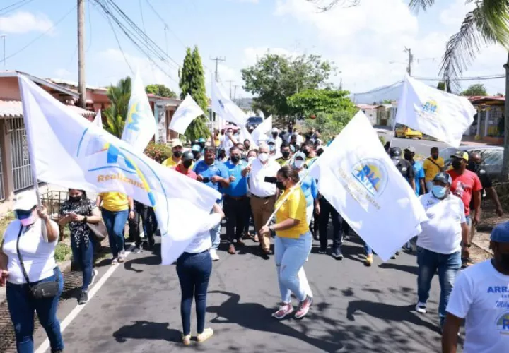 Ayer se realizó una caminata e inscripción en El Tecal de Arraiján. Foto: Cortesía RM
