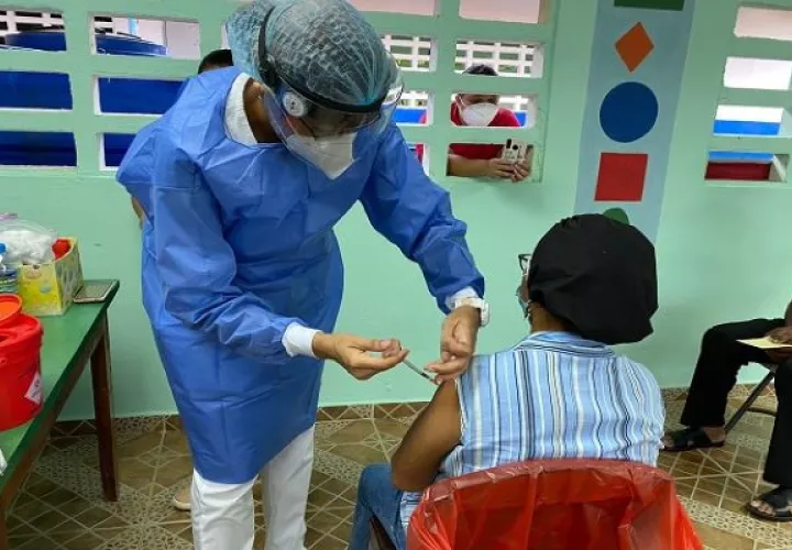 Panamá continúa con el proceso de vacunación contra la covid-19. Foto: Grupo Epasa