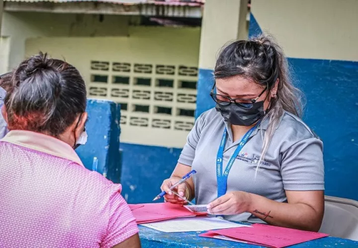 El primer pago del año está condicionado a la matrícula. Foto: Ifarhu