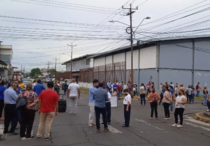 La construcción del colegio tiene ocho años de retraso. Foto. José Vásquez