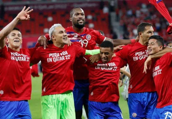 Jugadores ticos festejan clasificación al Mundial. Foto: EFE