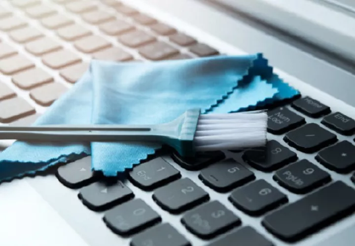 Con pasos sencillos pueden limpiar su teclado. Cortesía