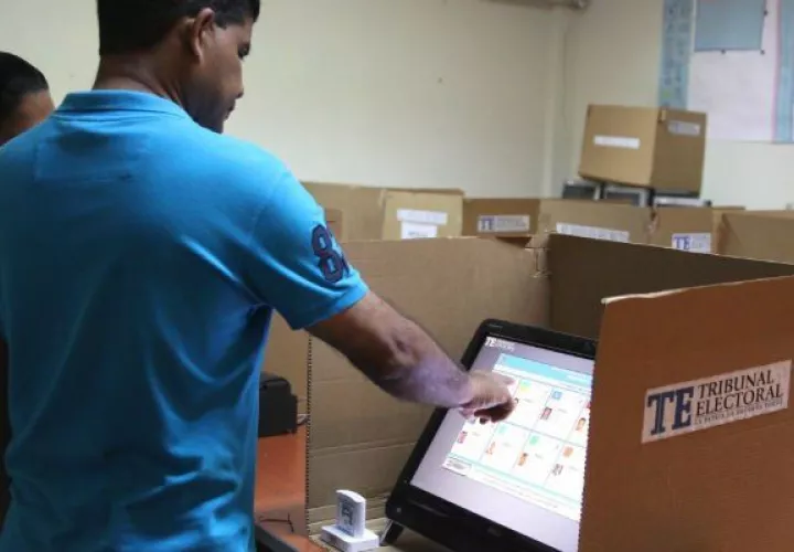 Este mecanismo se utiliza como plan piloto en  20 mesas de votación. Foto: Grupo Epasa