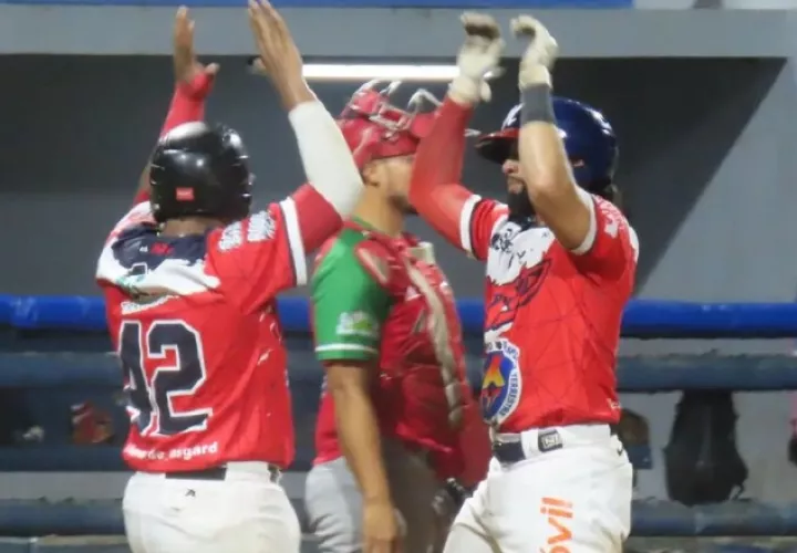 Metro tiene la ventaja en la Serie Final del béisbol mayor. Foto: Fedebeis