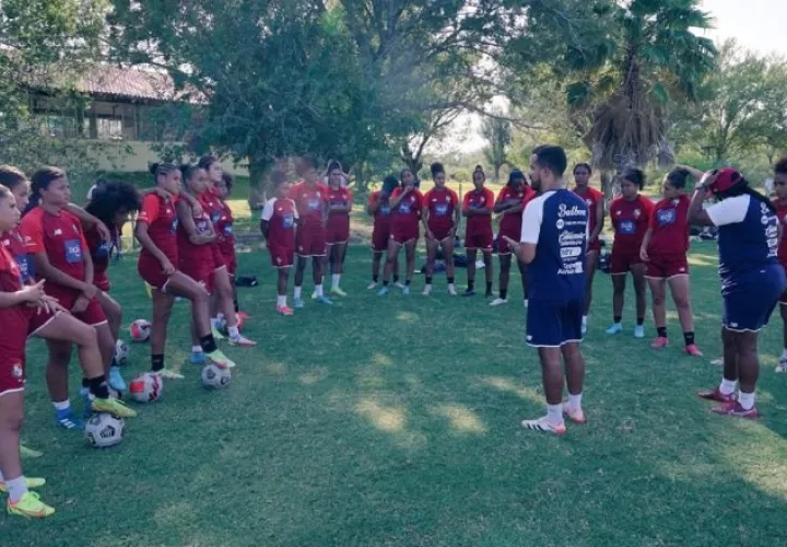 Ignacio 'Nacho' Quintana durante los entrenamientos del equipo panameño ayer en Monterrey. Foto: Fepafut