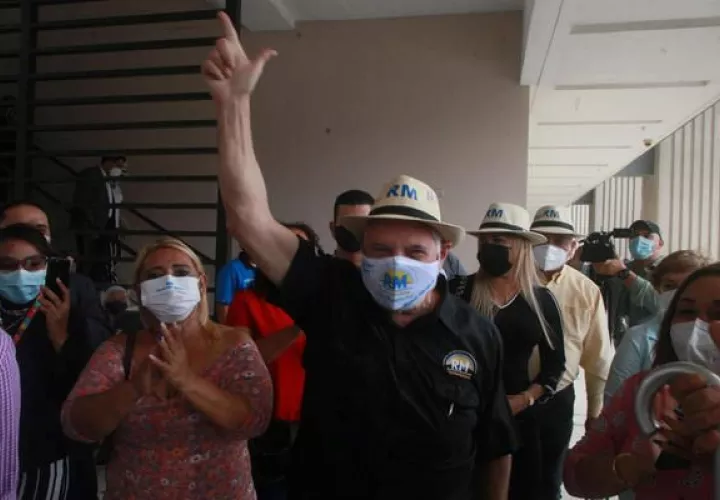 El expresidente Ricardo Martinelli marca de primero en todas las encuestas de opinión. Foto: Grupo Epasa