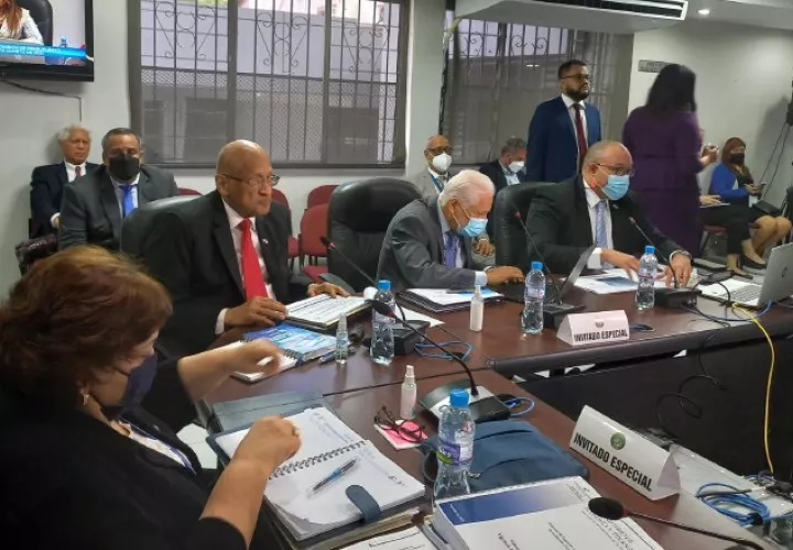 Una vez Héctor Alexander y su equipo sustentó, la próxima semana inicia el desfile de un centenar de entidades que sustentarán sus presupuestos y necesidades. Cortesía Asamblea Nacional