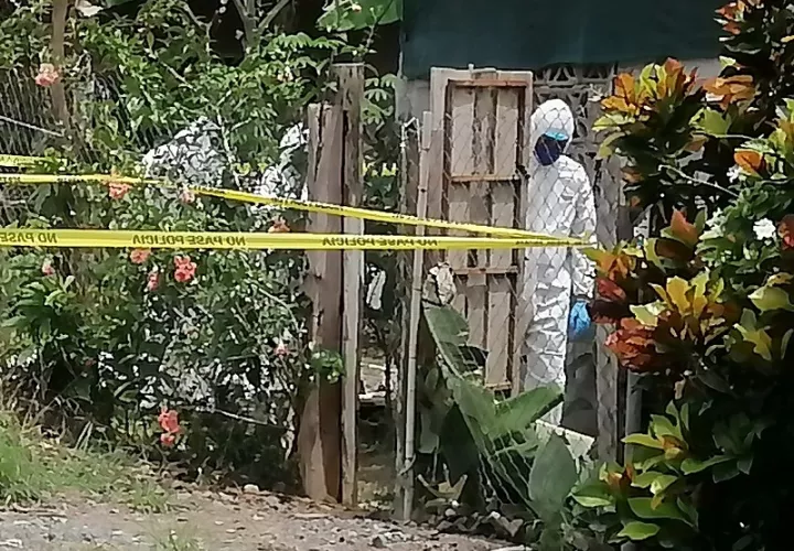 Paramédicos confirmaron que la mujer se encontraba sin signos vitales. Foto: José Vásquez
