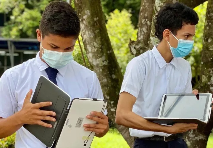 Más de 1,100 escuelas a nivel nacional no cuentan con acceso a internet. Foto: Archivo