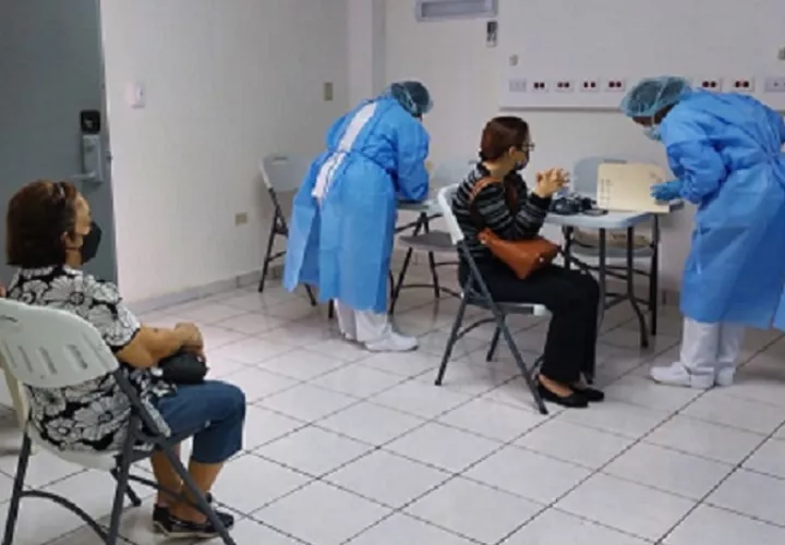 Se ofrece atención integral y personal preparado para apoyar a los pacientes post covid. Foto: José Vásquez 