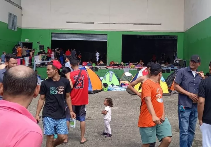 Más de 1,100 migrantes venezolanos permanecen en albergue instalado por la Misión Diplomática de Venezuela. Foto: Víctor Arosemena