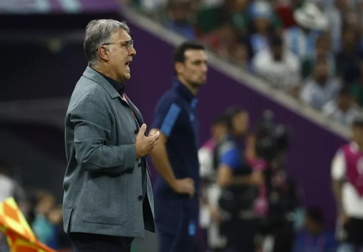 El  técnico de México,Gerardo 'Tata' Martino, en el partido contra Argentina. Foto: EFE