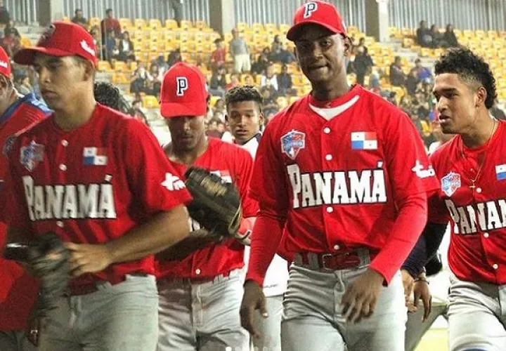 Jugadores del equipo Panameño U18. Foto: Fedebeis
