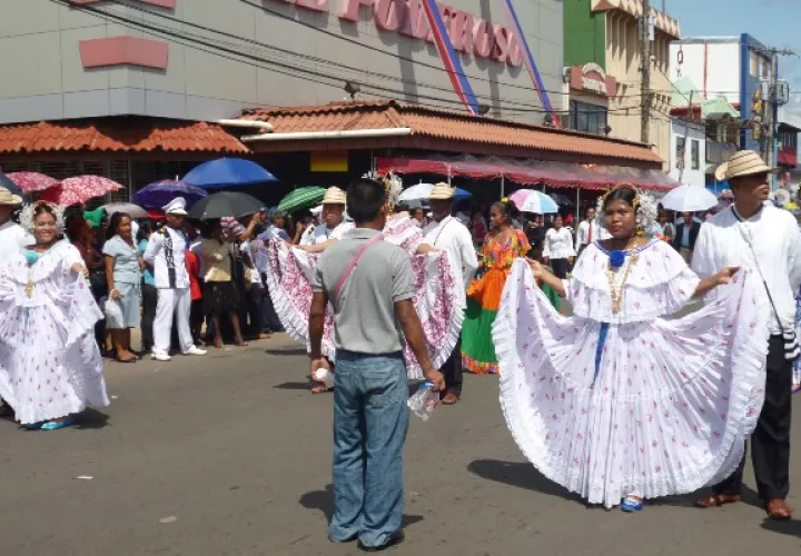 Estas celebraciones de días patrios son muy esperadas por la población. Foto / Melquiades Vásquez.