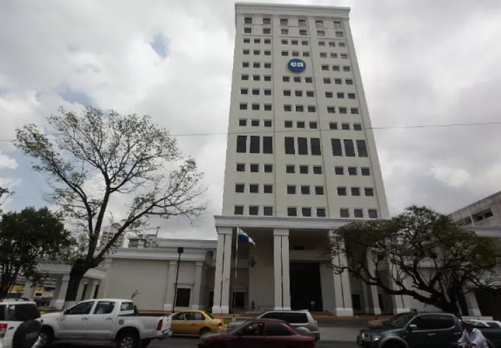 Moody's asigna por primera vez calificación de depósitos de Baa2 a Caja de Ahorros. Foto: Archivos