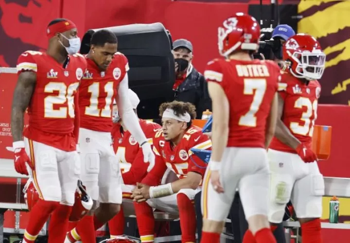 Kansas City Chiefs, terminó en el primer lugar de la AFC. Foto:EFE