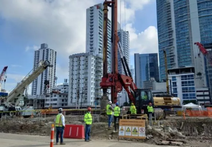 El ministro inauguró el pabellón de la Unidad Administrativa de Bienes Revertidos (UABR) en la Expo Inmobiliaria Acobir 2023.