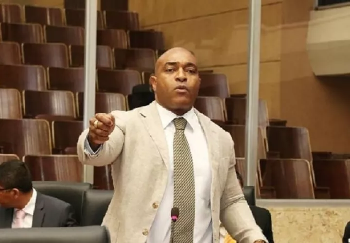 Jairo Salazar, diputado del PRD dijo que de darse una alianza con el panameñismo renuncia a su actual colectivo. Archivo