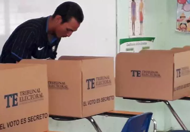 Según Blandón Castillo, las personas mayores son las que más votan en las elecciones. Archivo