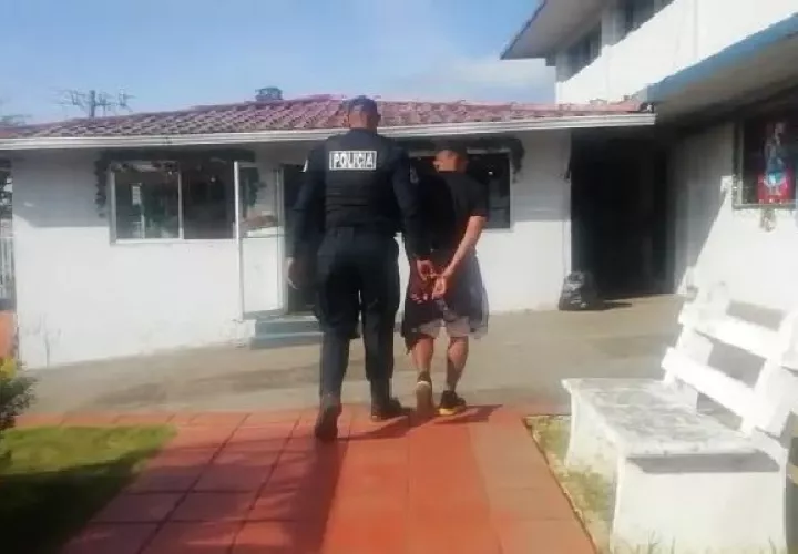 Al aprehendido se le encontró un destornillador, un exacto y una capucha, herramientas con las que abrió un hueco en el techo. Foto. Proteger y Servir 