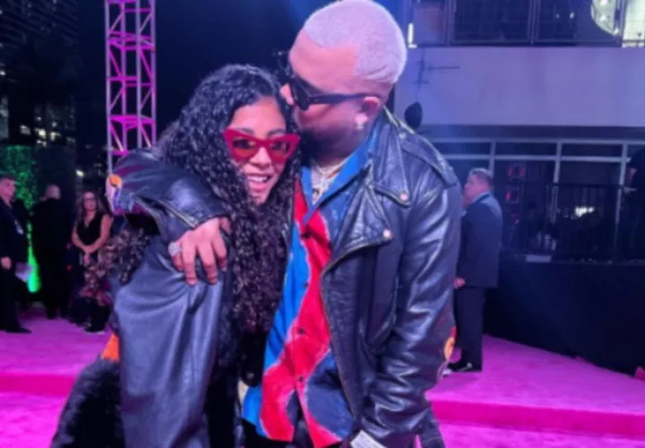 Dímelo Flow y su hija. Foto: Instagram