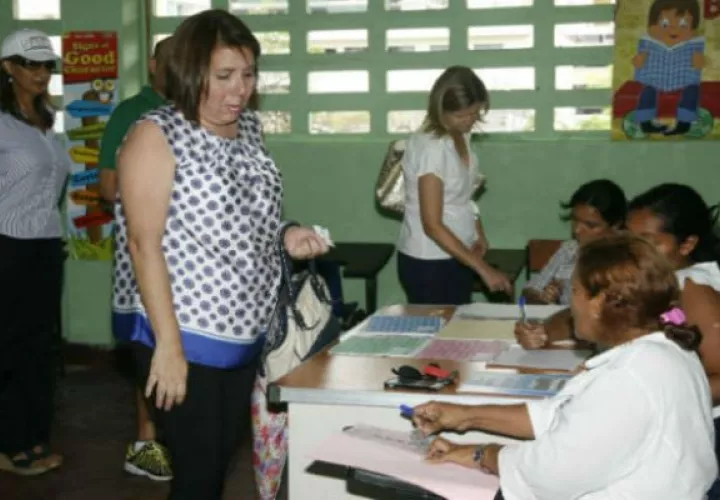 El documento señala que el Registro Electoral es de 3,008,349.