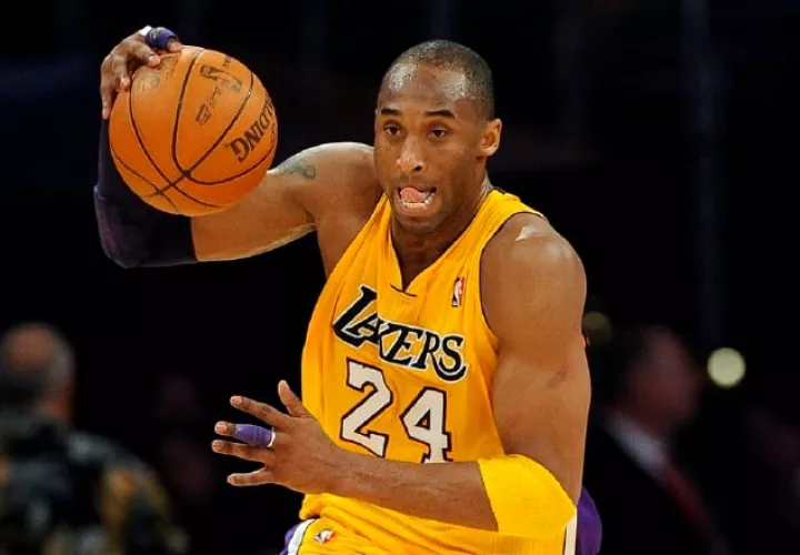 Kobe Bryant, fue jugador de los Lakers Foto:EFE