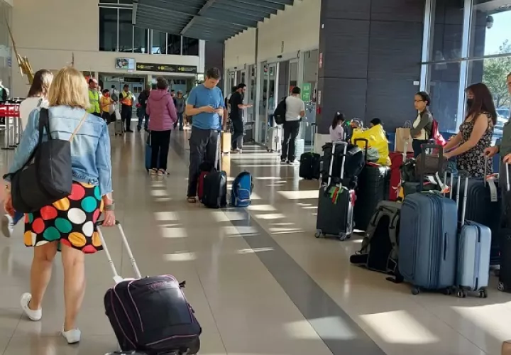 La estabilidad económica es una de las razones por la que los panameños no piensen en salir del país. Foto: Cortesía Aeropuerto de Tocumen