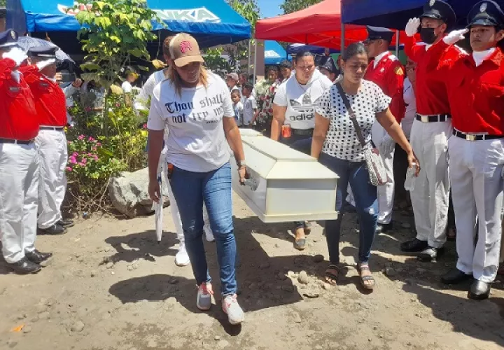 Están a la espera de las pruebas científicas que se llevaron a cabo en cinco residencias cercanas al lugar donde fue encontrada inconsciente la menor el 9 de febrero. Foto. José Vásquez