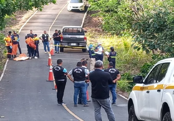 El cuerpo de Geraldine Ninoska Lyder de Carrillo, fue identificado por sus familiares este viernes ante el MP. Foto. Eric Montenegro