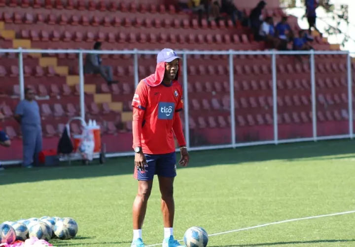 Jorge Dely Valdés dirigirá a Panamá en el torneo de Francia. Foto: Fepafut.