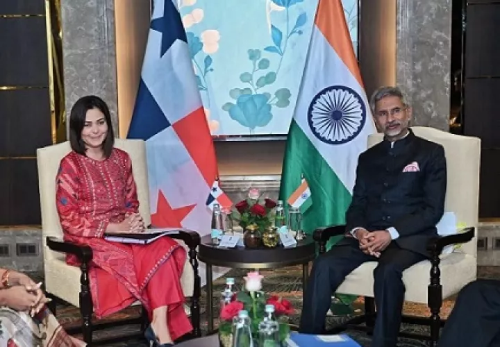 Canciller Janaina Tewaney Mencomo y Subrahmanyam Jaishankar, ministro de Relaciones Exteriores de India. Cortesia.