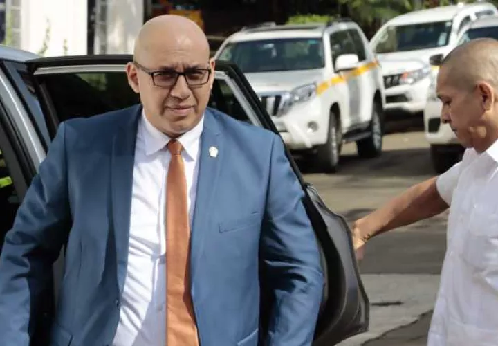El fiscal Emeldo Márquez miente en las argumentaciones finales del juicio por el caso New Business. Víctor Arosemena