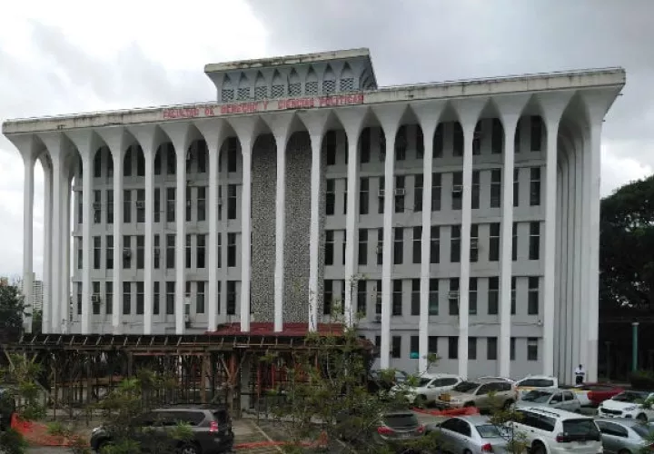 Decano de la Facultad de Derecho defendió a los estudiantes. Foto: Grupo Epasa