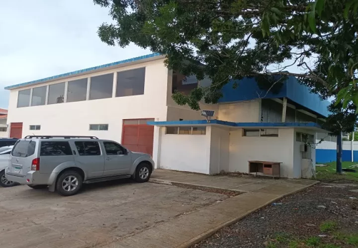Gimnasio Eduardo Campbell, su obra sigue paralizada. Fotos: Melquiades Vásquez A. 