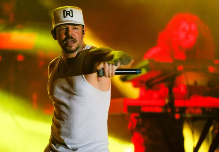 Residente recibió el título de 'Mejor Rapero de la Historia en Español'. Foto: EFE / Javier Cebollada