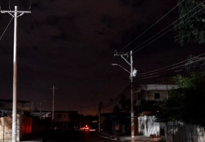 Los cortes de electricidad se registraron en varios sectores Quito y Guayaquil. Foto: EFE / Archivo