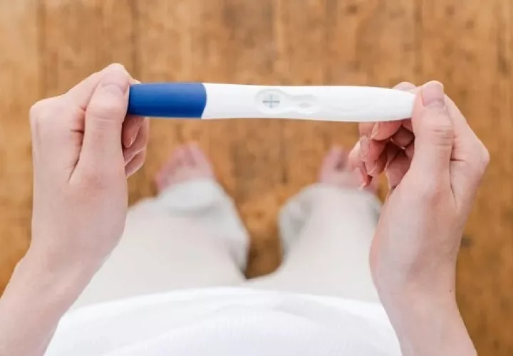 Mujeres con edades  avanzadas, deben acudir a un profesional de la salud reproductiva después de seis meses sin lograr el embarazo. Foto: Ilustrativa / Pexels