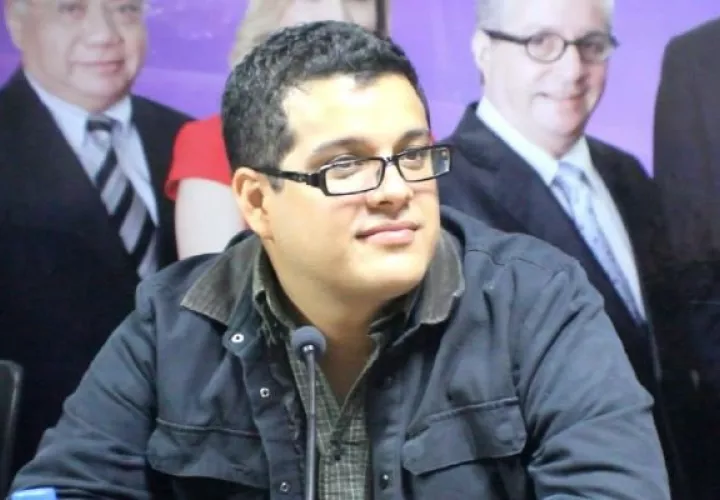 A pesar de la decisión del TE Mauricio Valenzuela, encargado de dirigir estos portales continúa con la campaña sucia