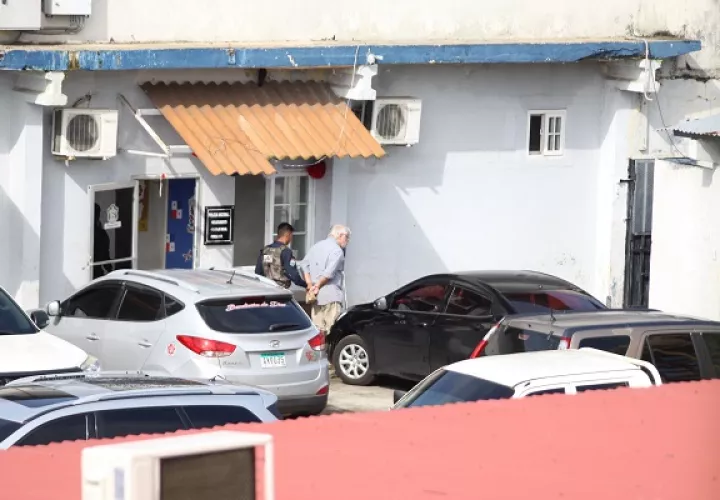Se reveló fue que la pareja de Kenneth Darlington quien llamó a la Policía Nacional y al SUME 911 para informar el hecho una vez este regresó al automóvil. Foto. Eric Montenegro