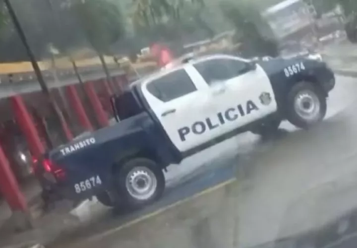 Una patrulla ingresó a la Universidad de Panamá. 