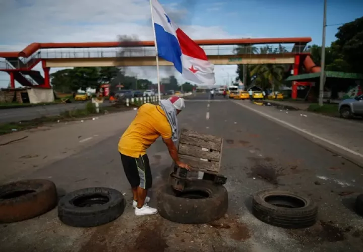 Panamá lleva más de un mes  en medio de protestas y cierres de calles. Foto. EFE