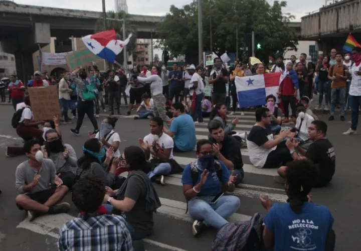 Muchos jóvenes han estado participando de las protestas. Archivo. 