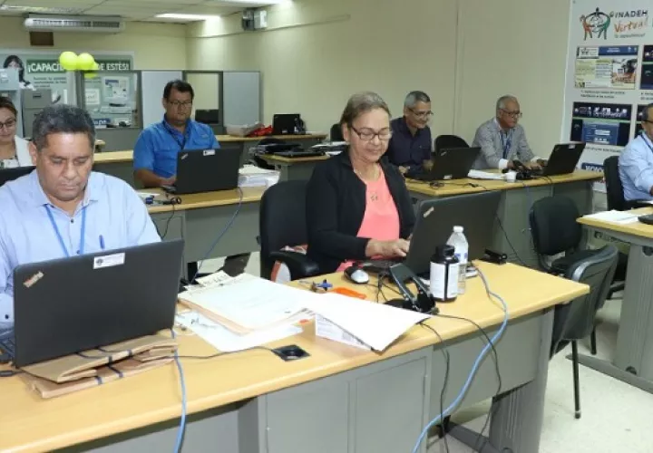 La planilla ha ido perdiendo importancia en los ingresos corrientes, afirma el ministro Héctor Alexander. Foto: Archivo