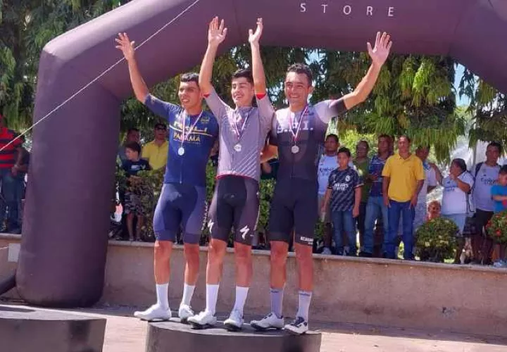 Roberto Herrera (izq.), Emanuel Castro y Víctor Jaén. Foto: Jaime Chávez